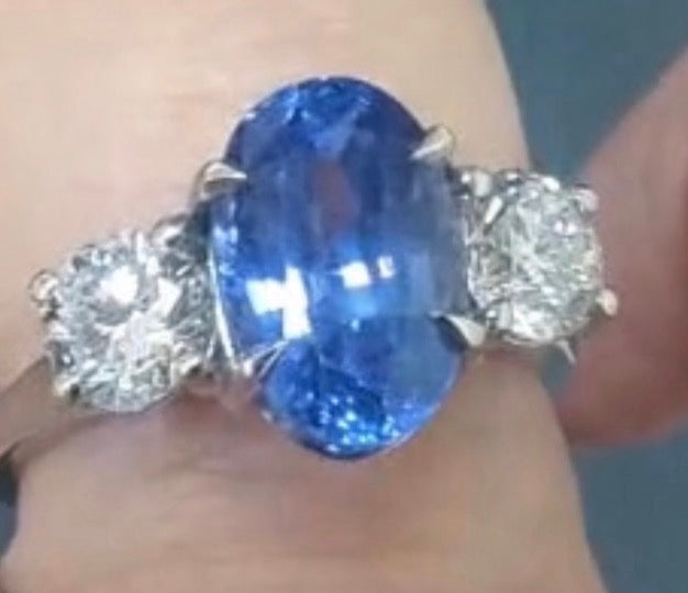 Wonderful Platinum Ceylon Sapphire & Diamond Trilogy S:2.9Cts D:0.60cts