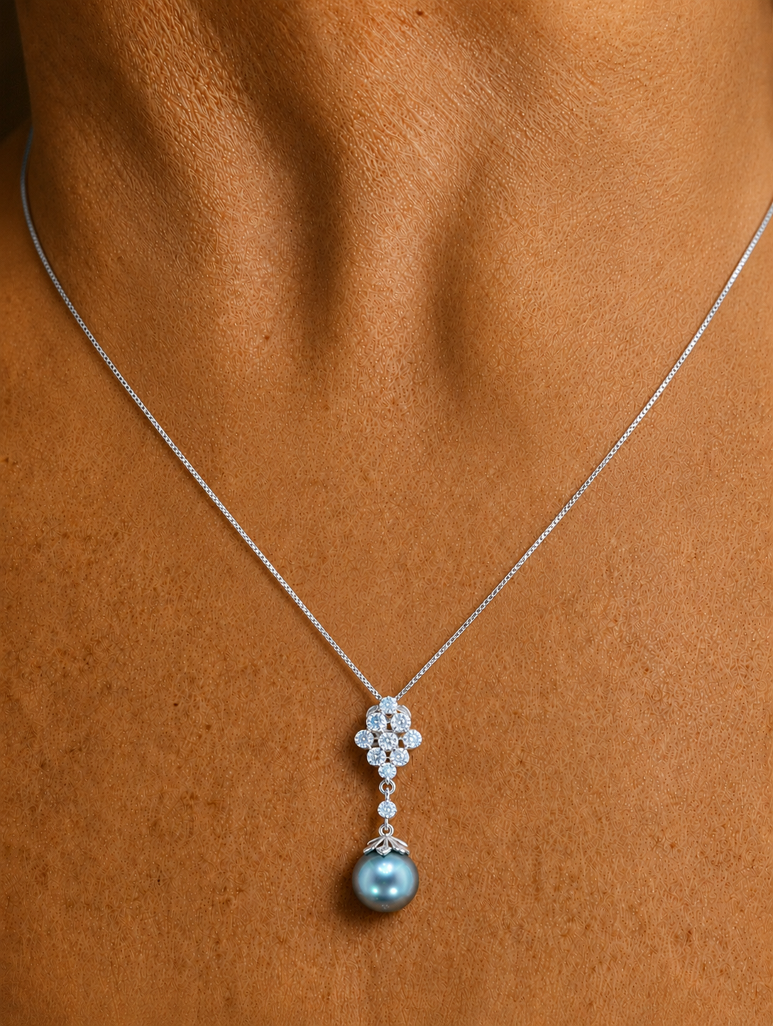 Beautiful 14k White Gold Black Tahitian Pear & Diamond Drop Pendant & Chain Appx 0.6 Cts