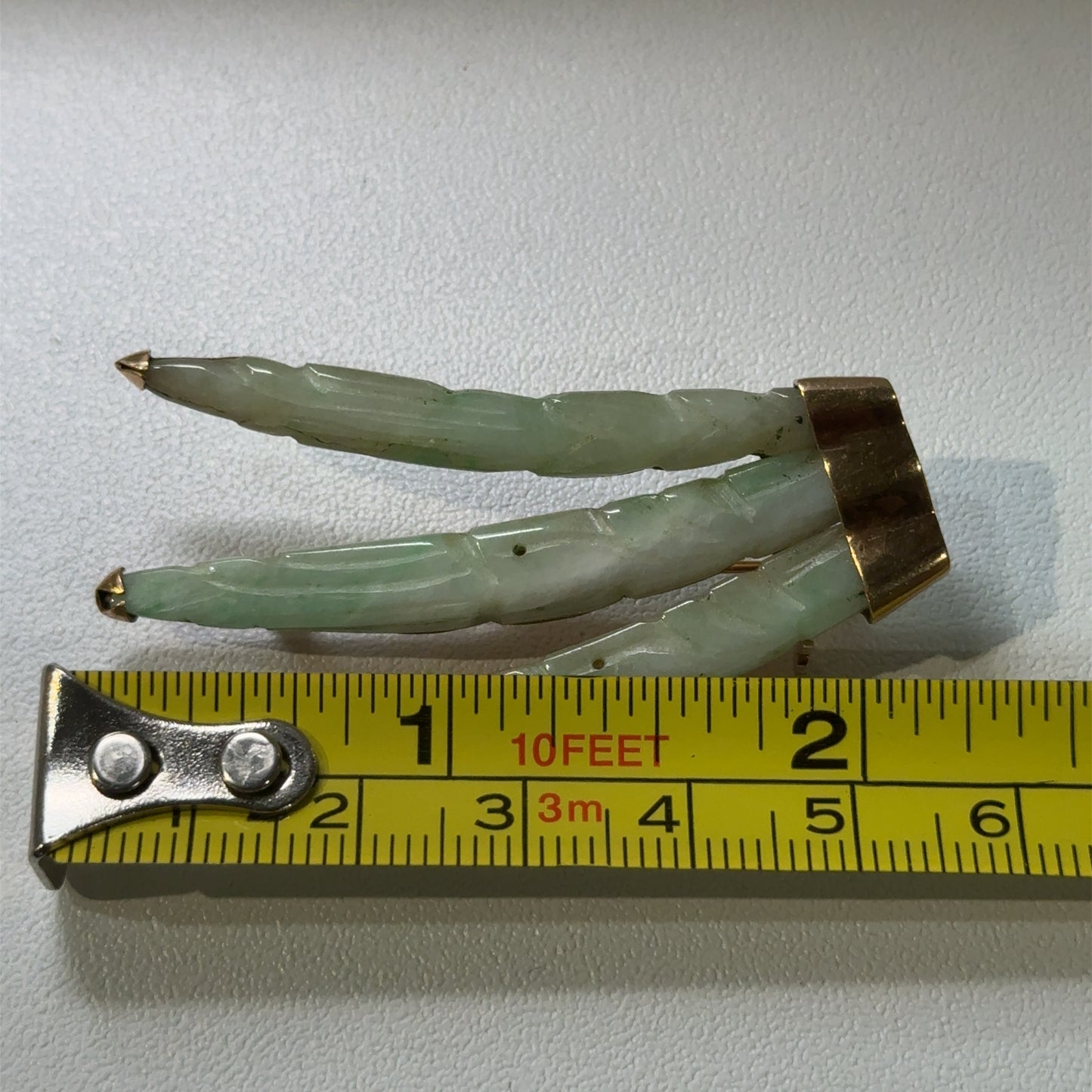 9K Yellow Gold Jade Brooch