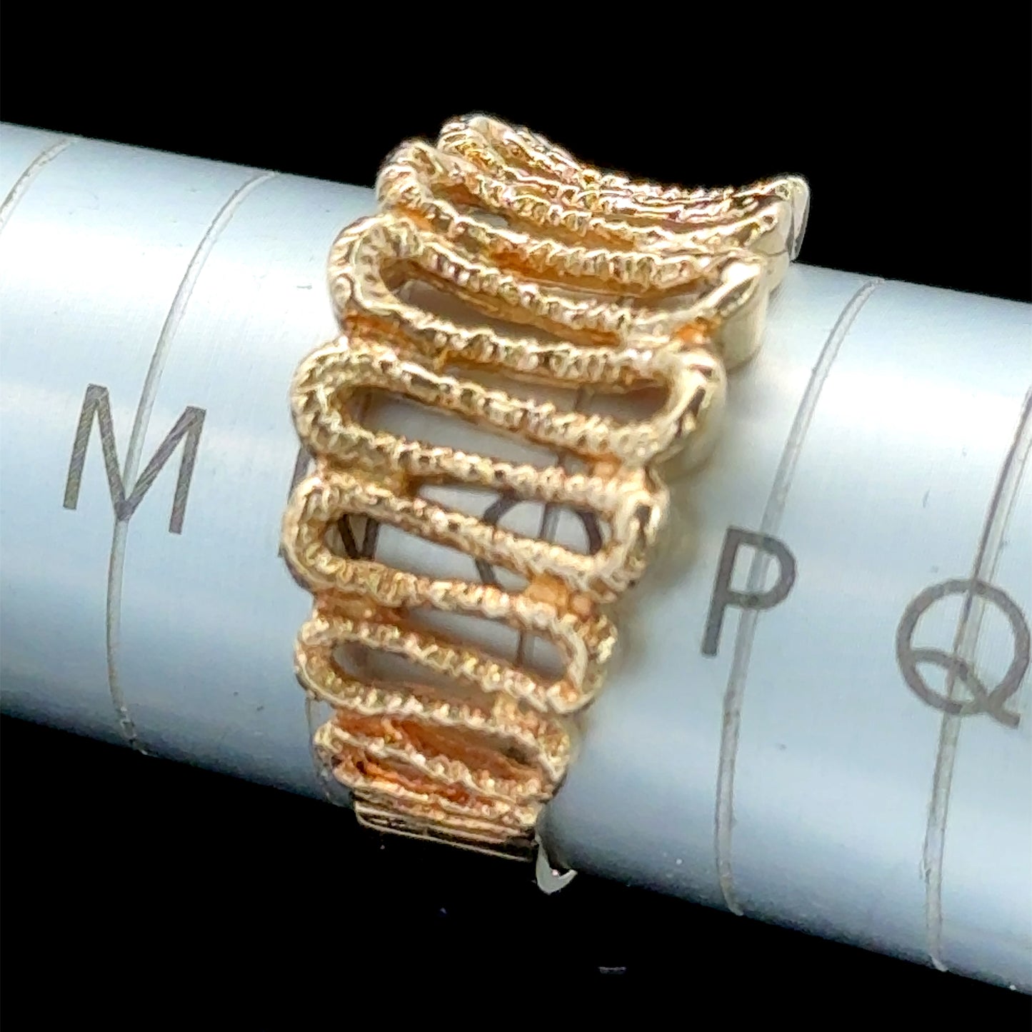9K Yellow Gold Wiggly Ring
