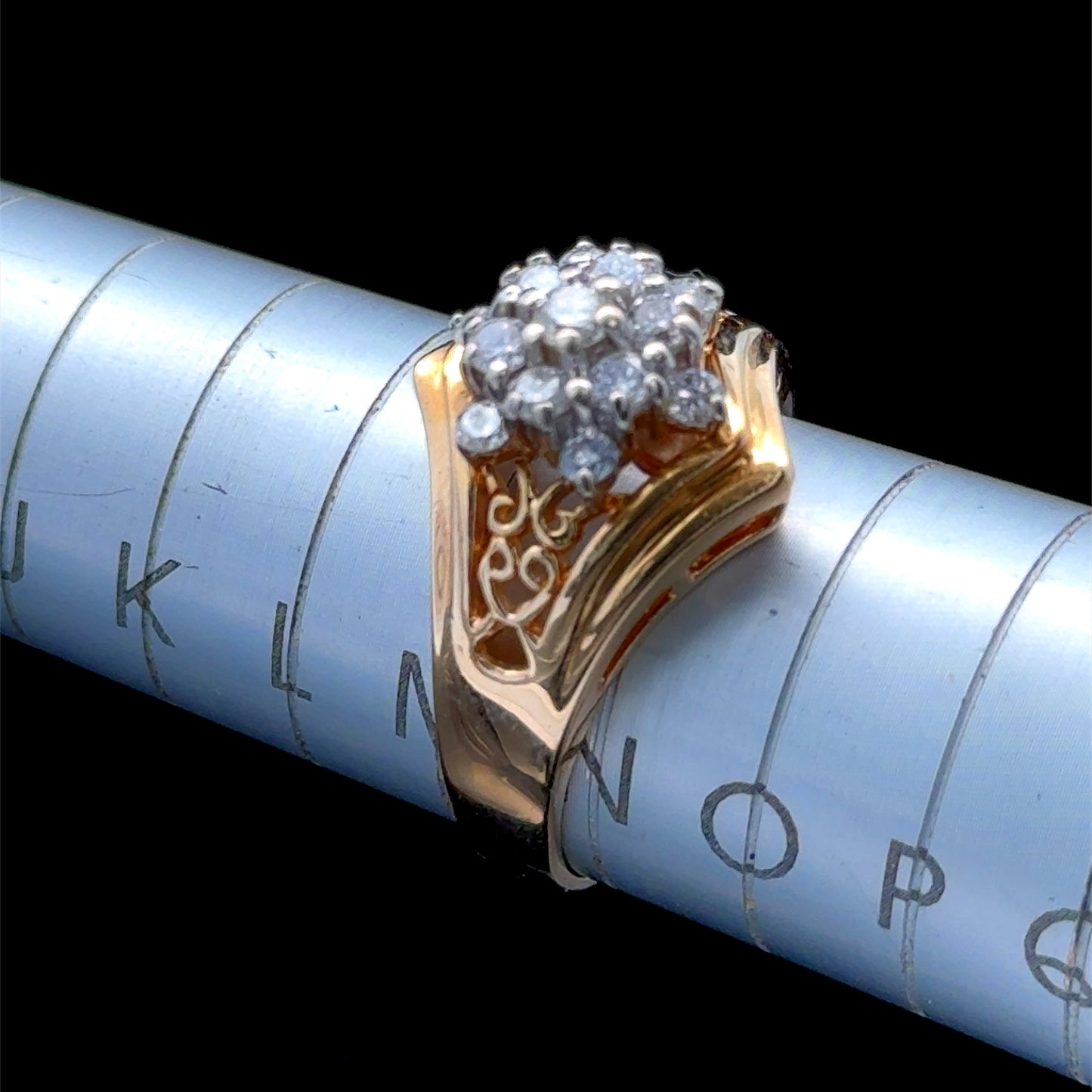 14K Yellow Gold Vintage Diamond Daisy Cluster Ring APX 0.5 CTS