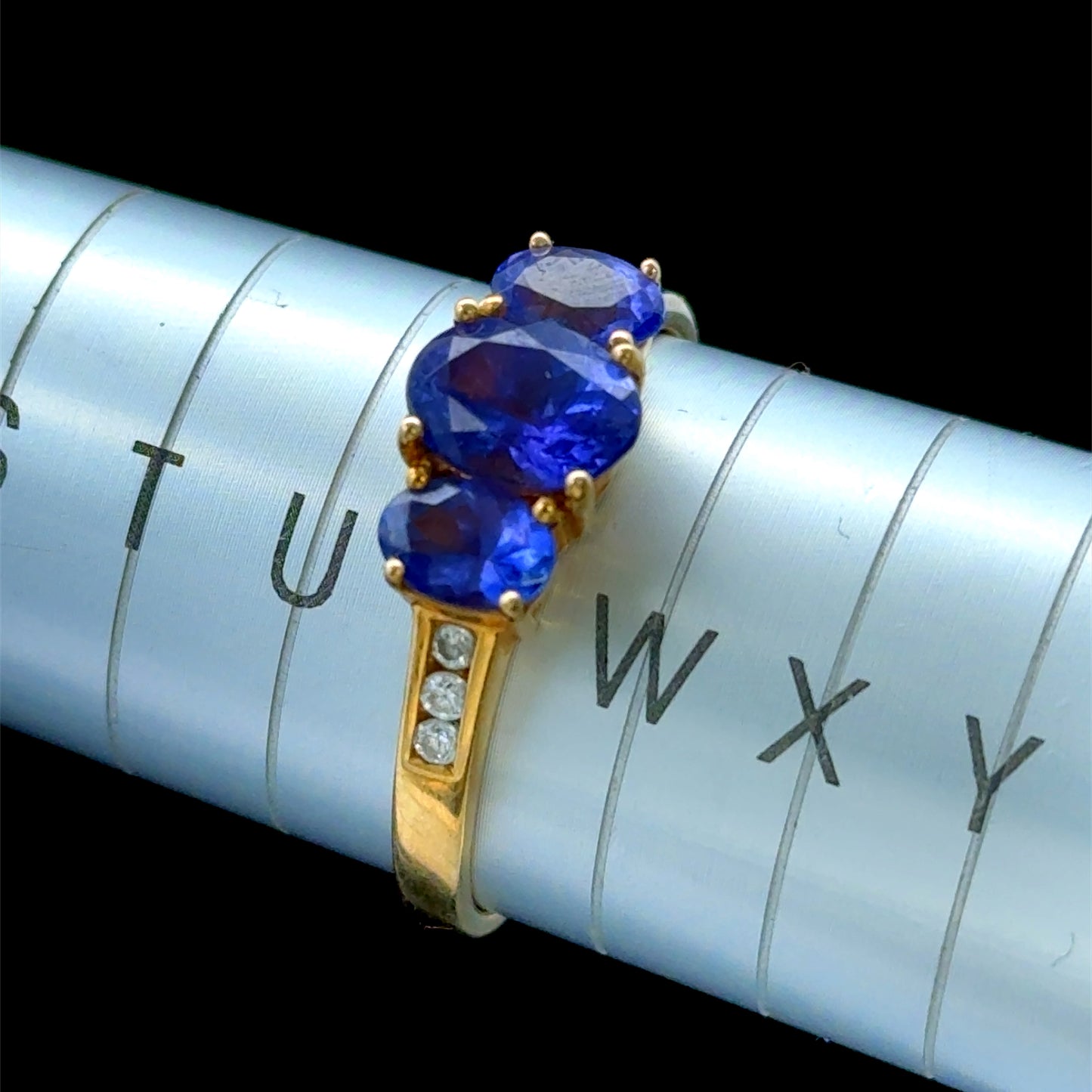 18K Yellow Gold Tanzanite & Diamond Ring