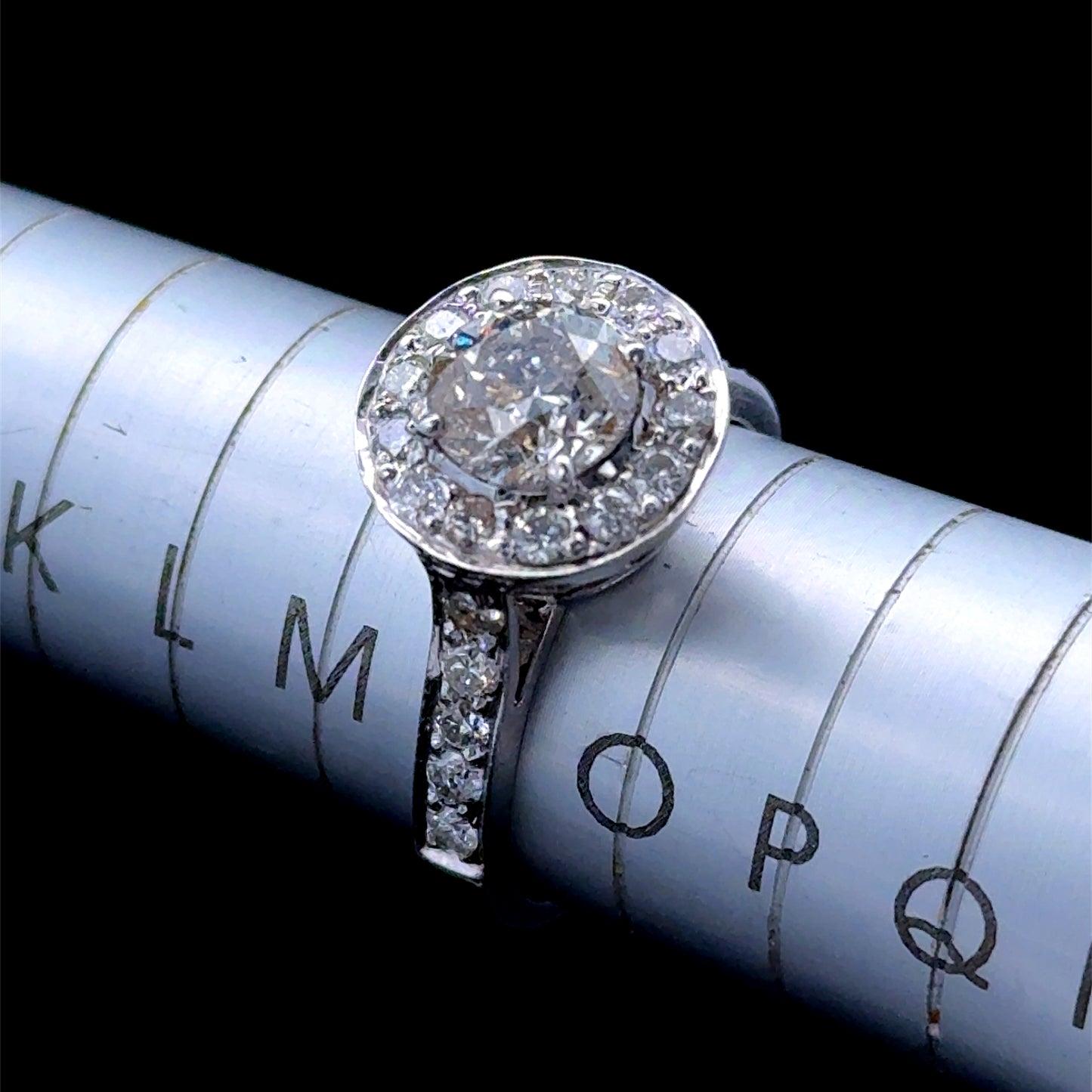 14K White Gold Diamond Halo Appx C:1.2 CTS, T:1.5 CTS