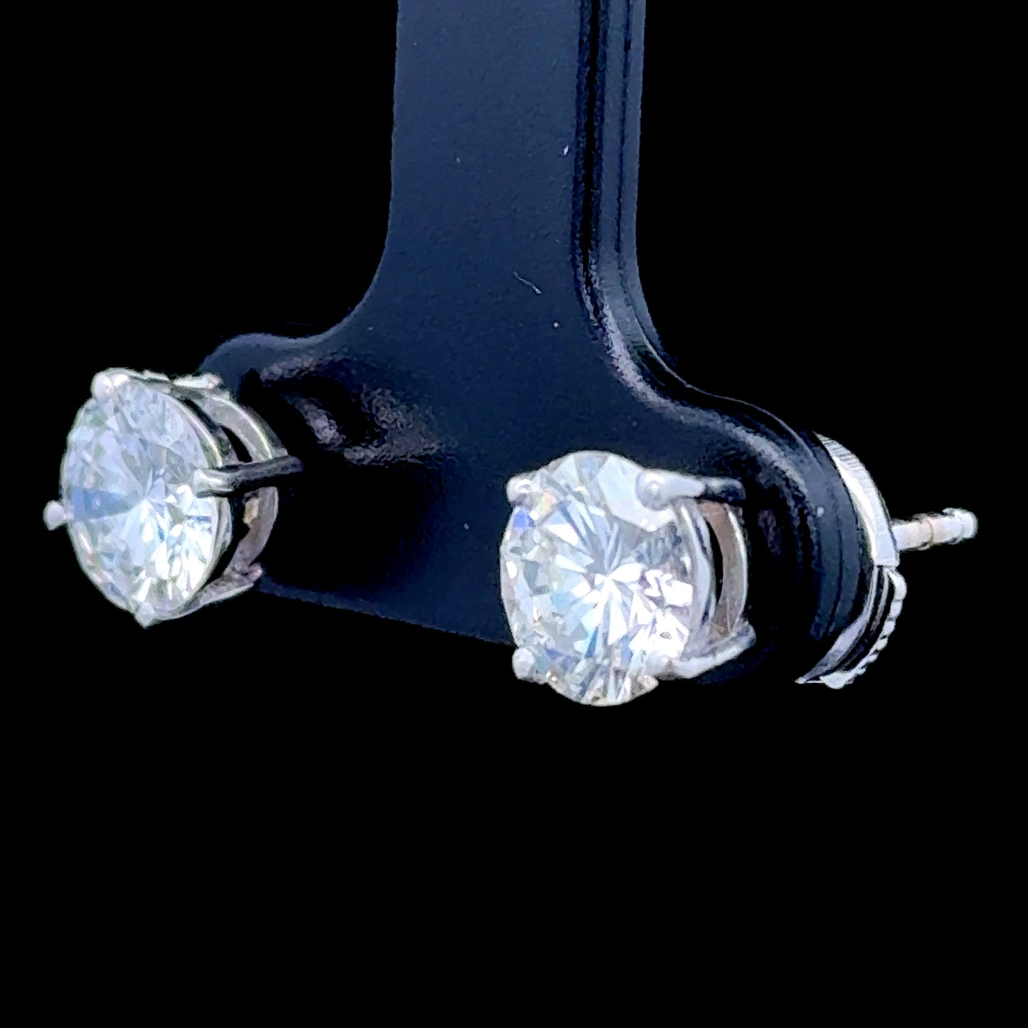 18K White Gold Diamond Studs APPX 2 CTS VS H/I