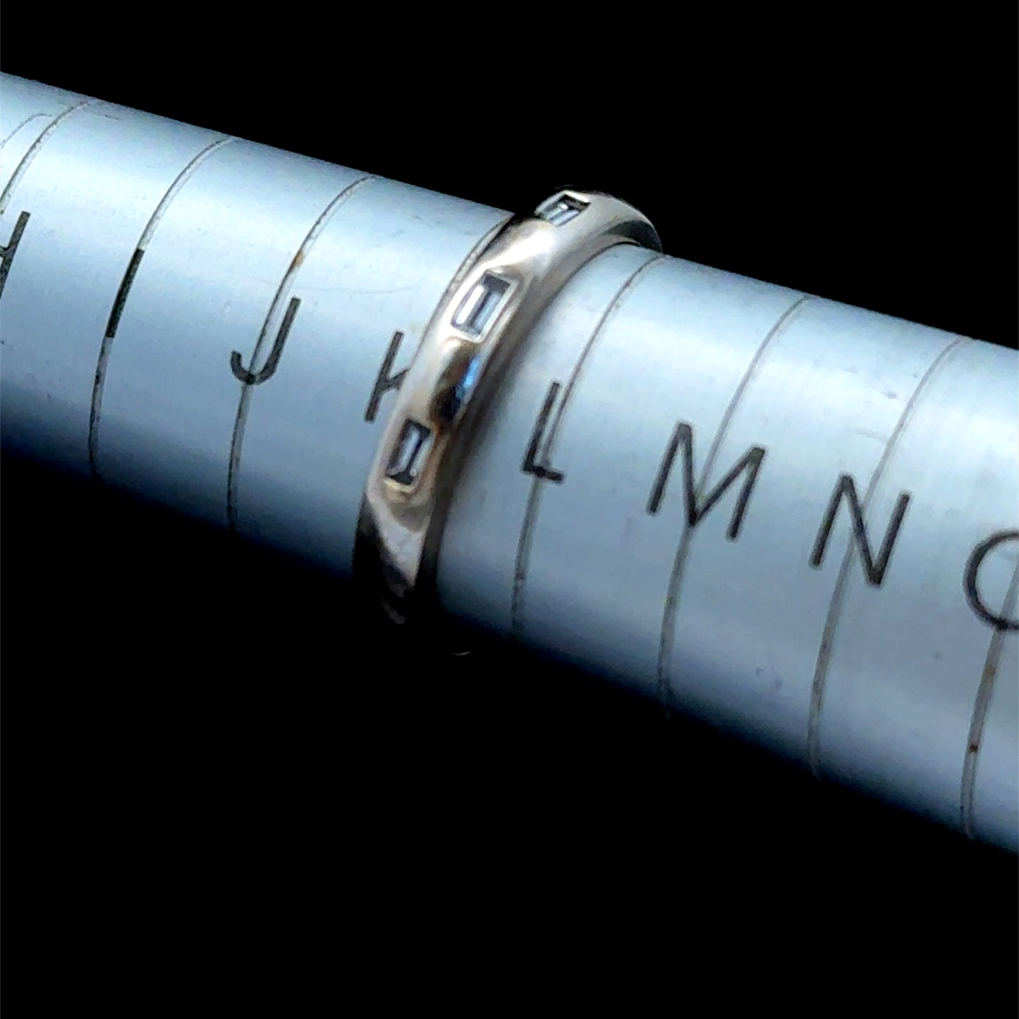 18K White Gold Baguette Diamond Band