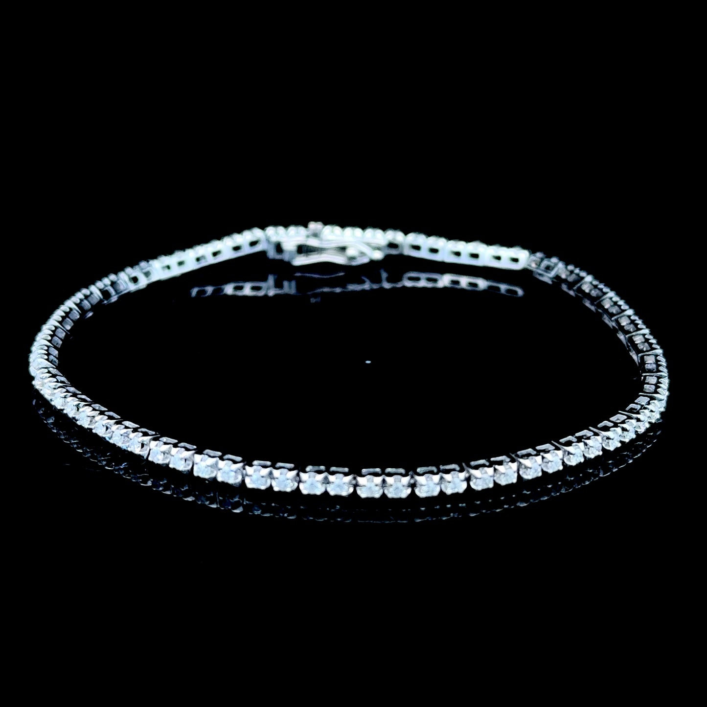 18K White Gold Diamond Tennis Bracelet with Round Brilliant Cut Diamonds 0.85ct Appx