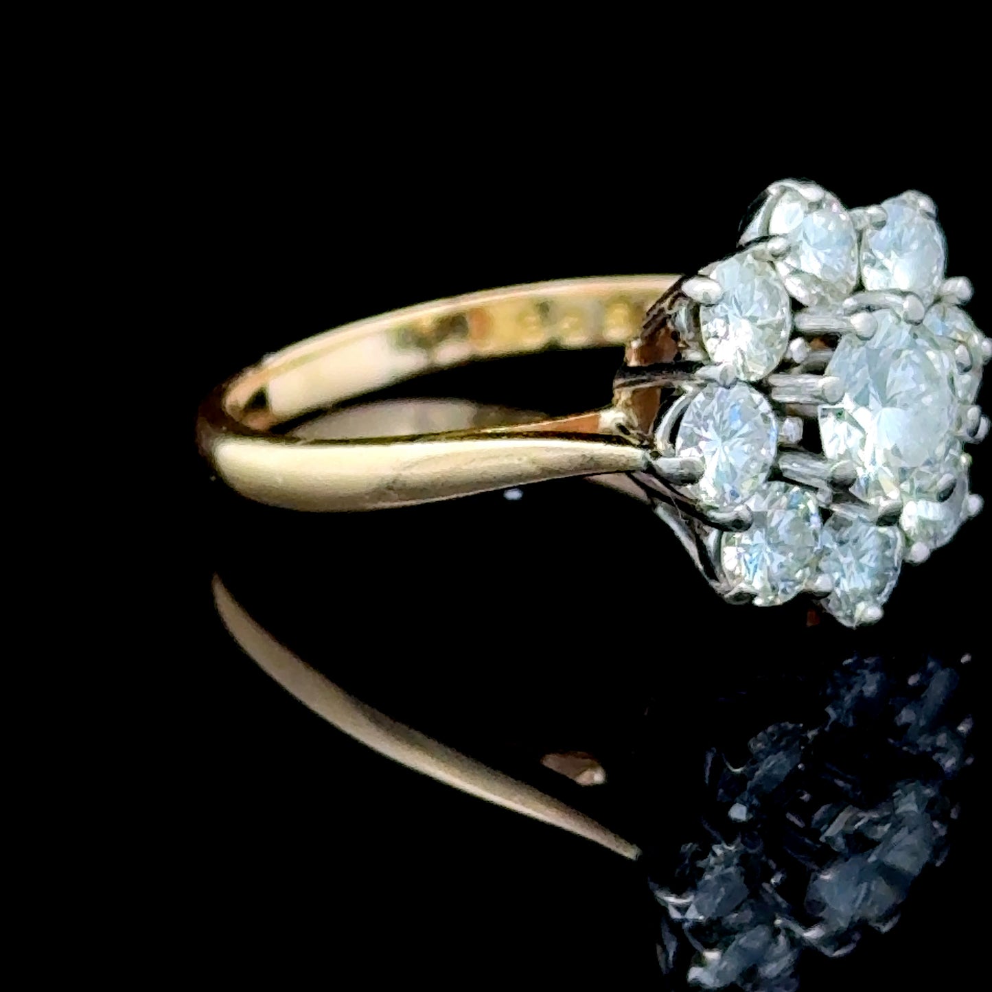 Yellow Gold Diamond Daisy Cluster Ring of 2.25 cts