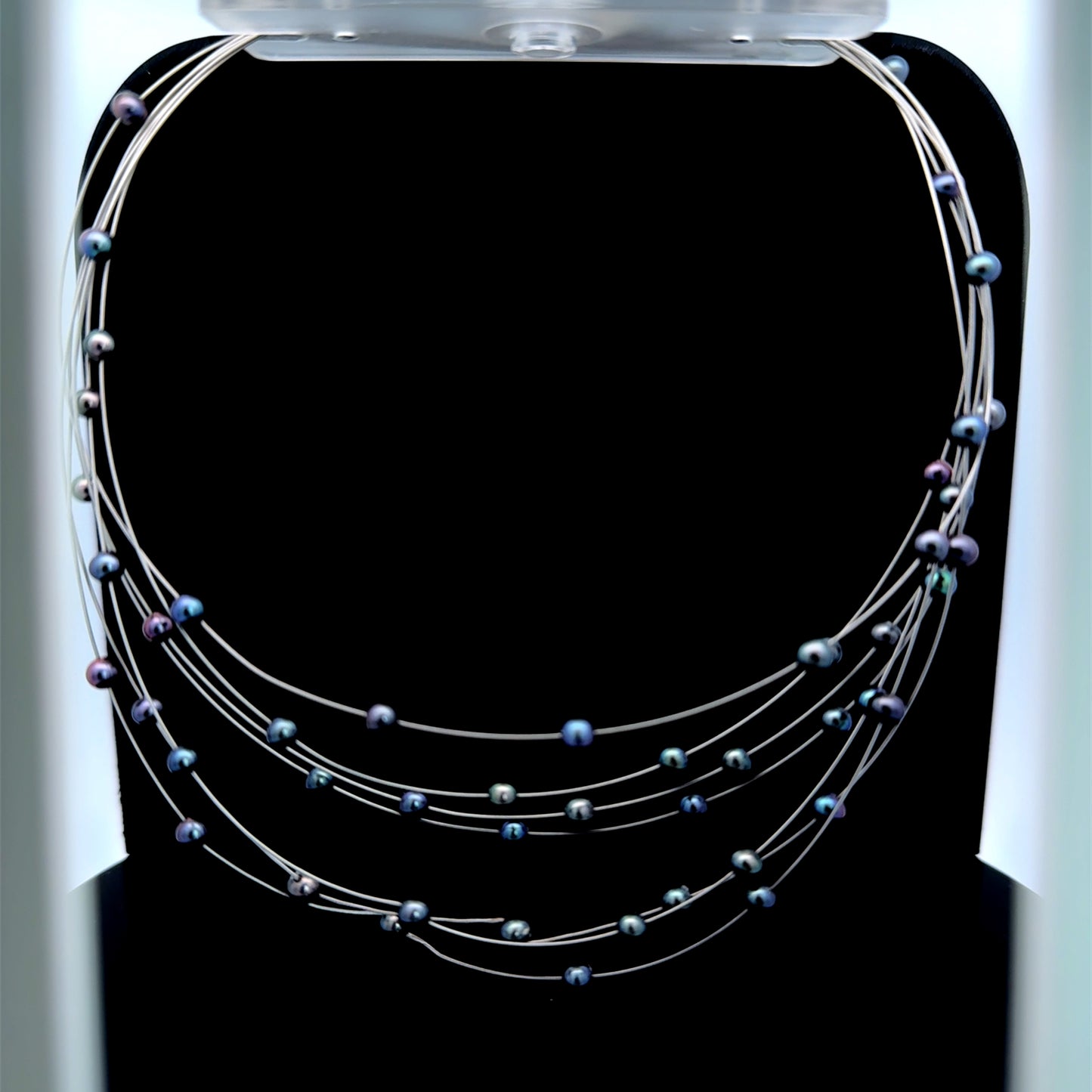 9K White Gold Black Pearl Collar