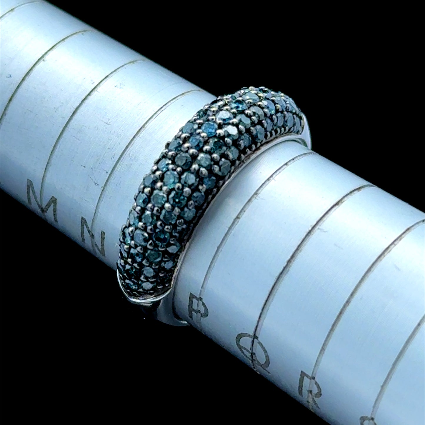 9K White Gold Blue Diamond Band