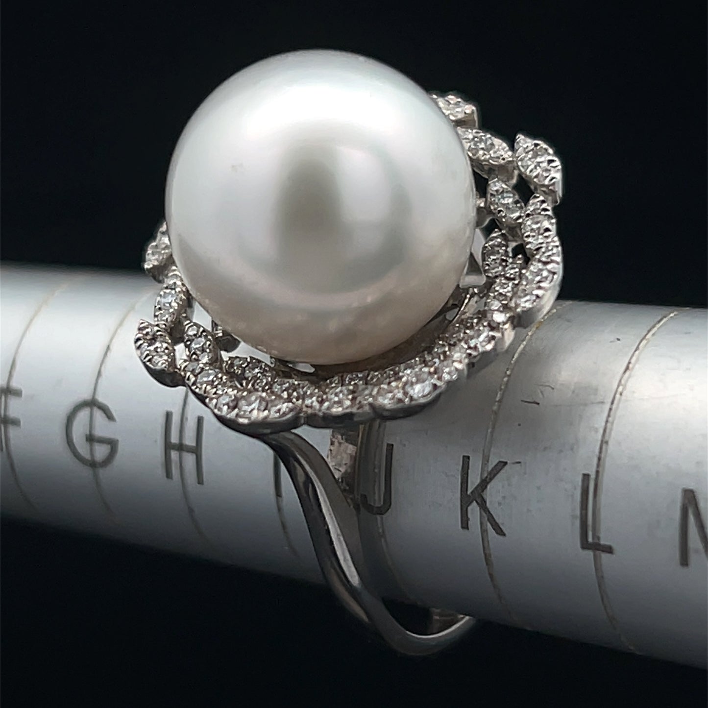 18K White Gold Large Pearl & Diamond Ring