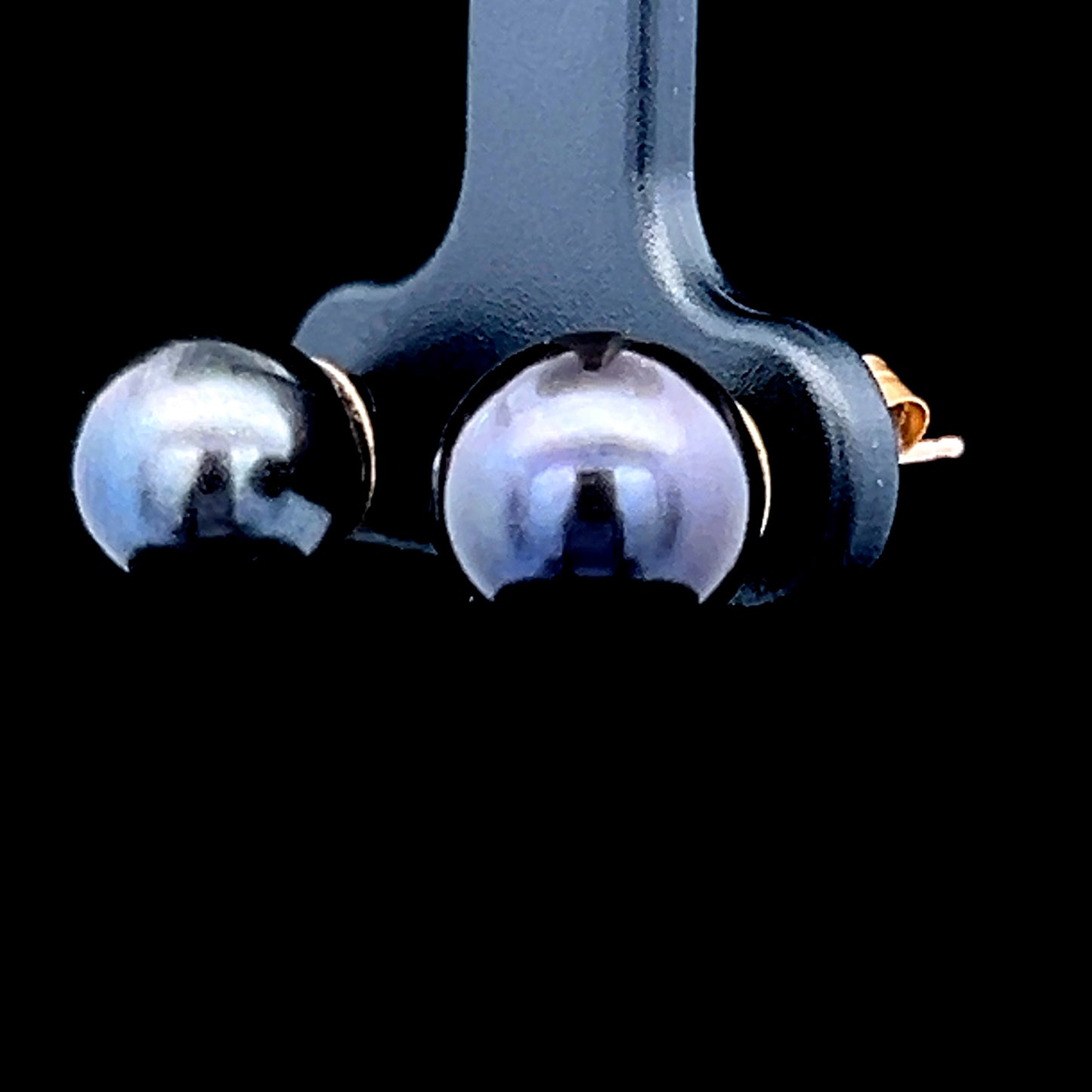 9K Yellow Gold Black Pearl Studs