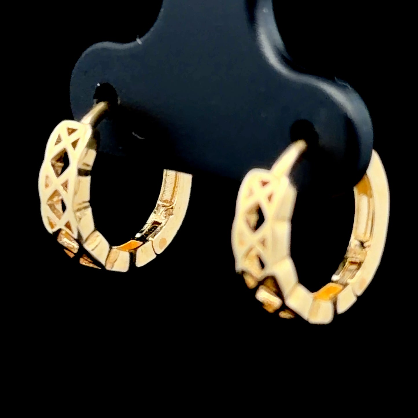 9K Yellow Gold Lattice Huggies