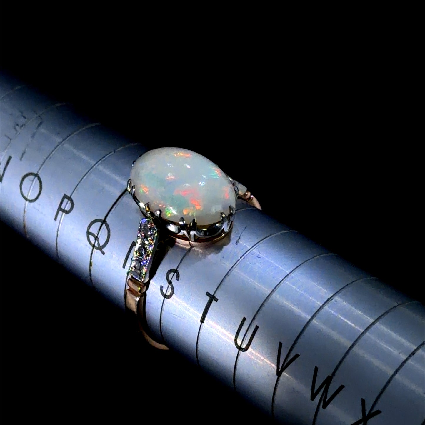Stunning 15k Opal & Diamond Vintage Ring