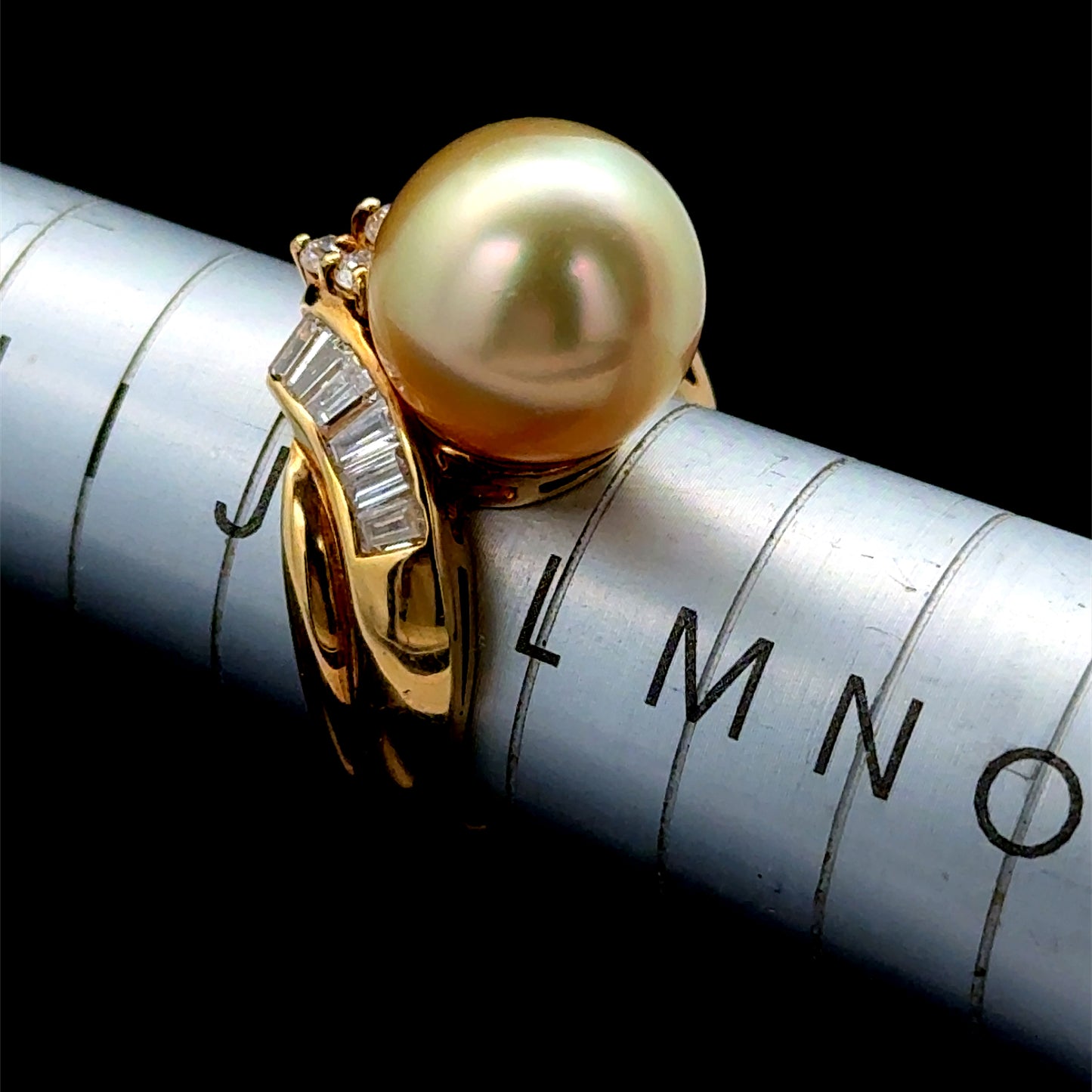 18K Yellow Gold Pearl & Diamond Fancy Ring Approximately 0.75 Carats