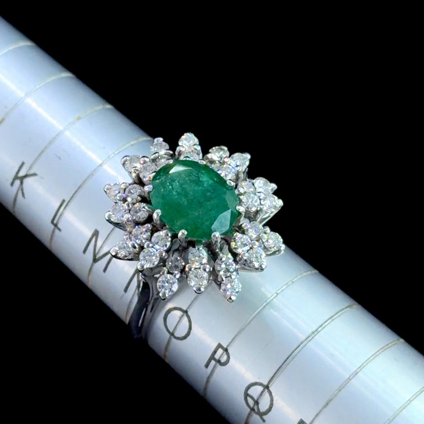 Stunning 18k White Gold Emerald & Diamond Cluster Ring Diamond Appx 1.0 Cts Emerald Appx 2.0 Cts