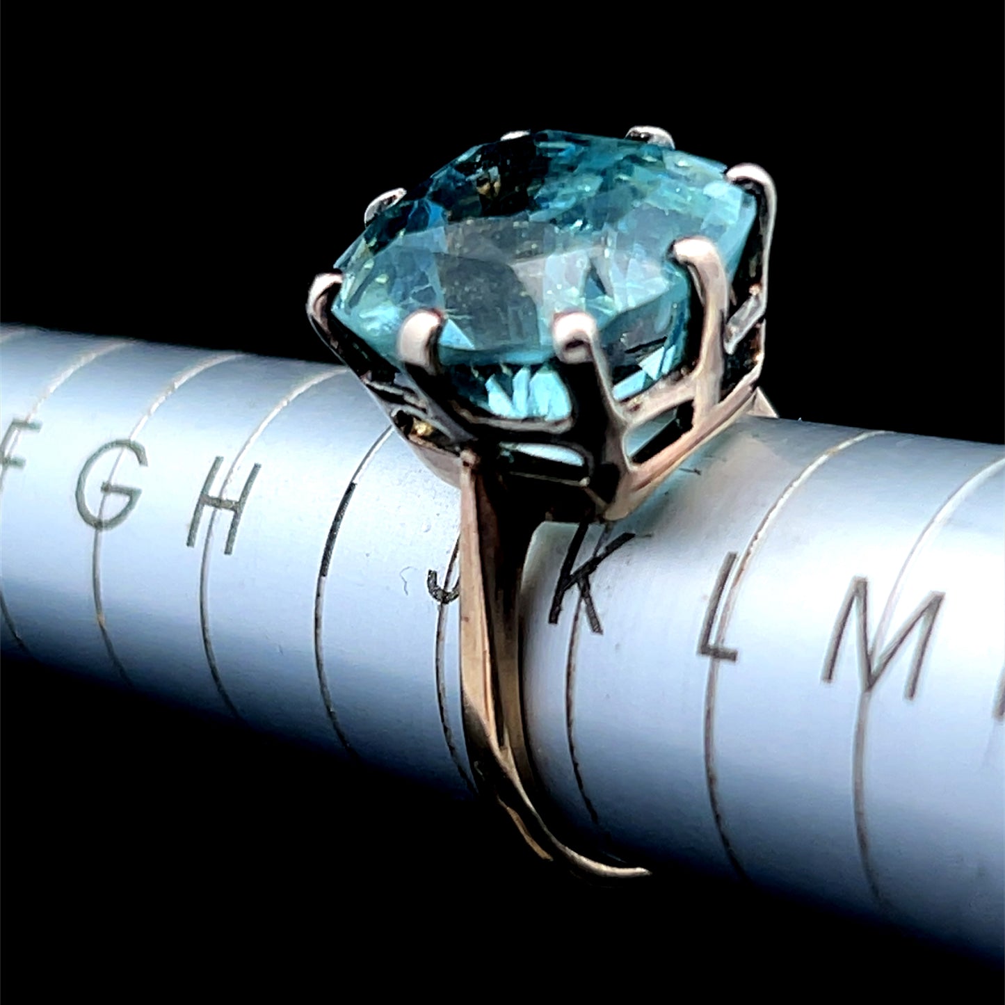 9K Yellow Gold Aquamarine Solitaire Ring