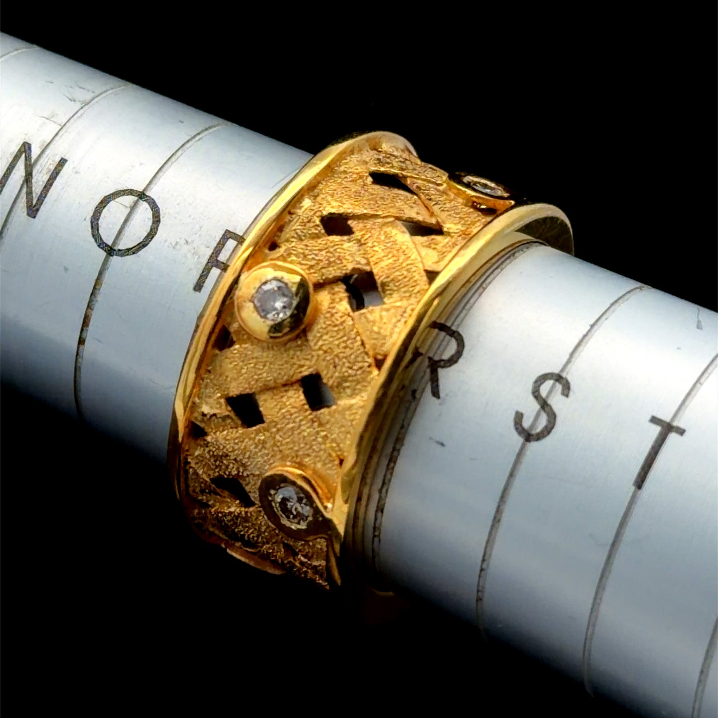 Vintage 18K Yellow Gold & Diamond Woven Band Appx 0.25 cts