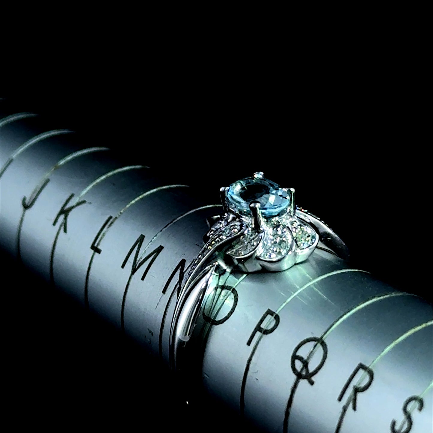 9K White Gold Aquamarine Ring