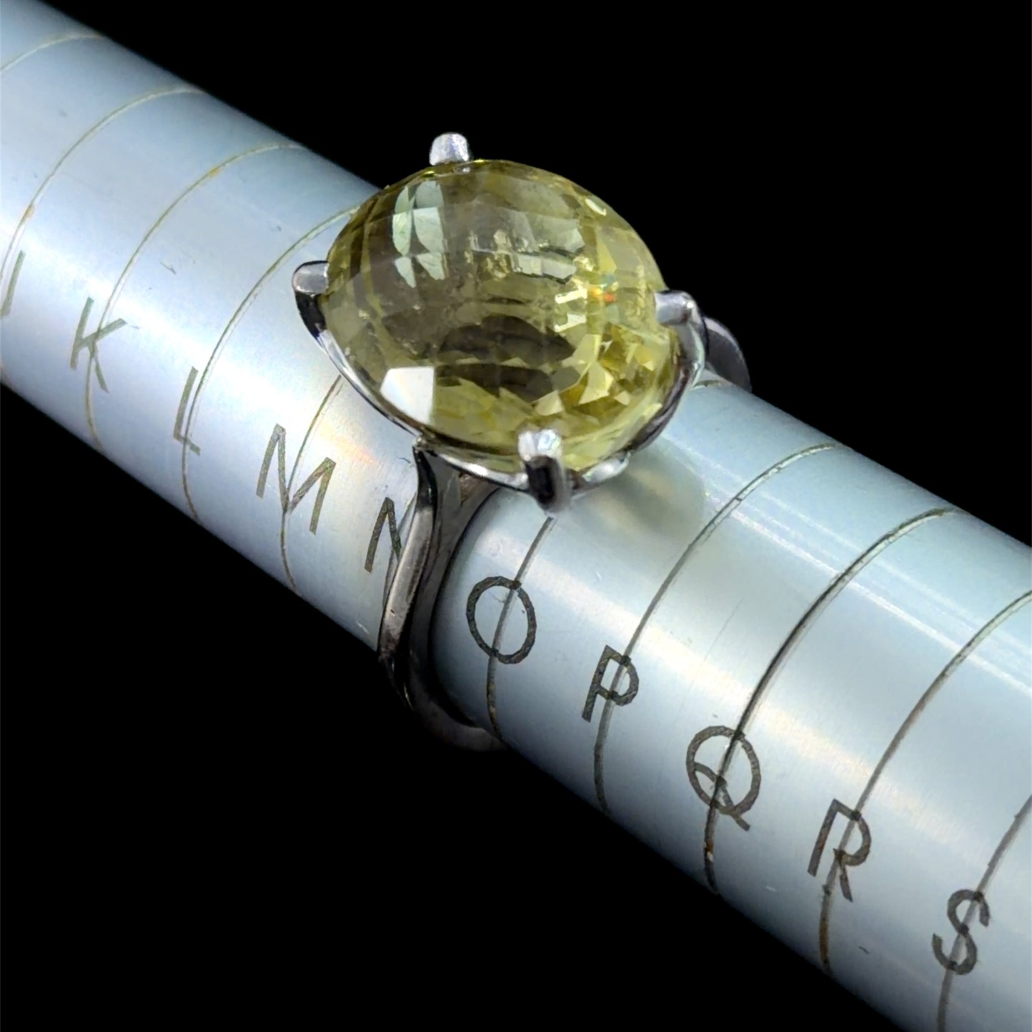 Lovely 18k White Gold & Topaz Ring