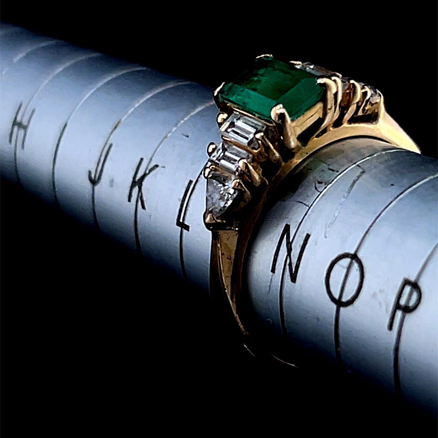 18K Yellow Gold Diamond & Emerald Ring