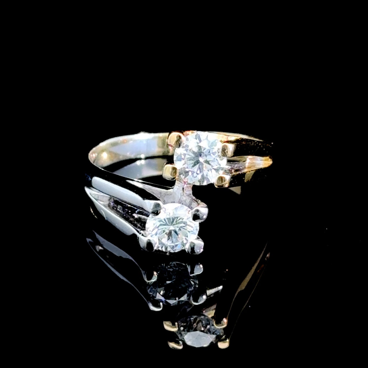 18K 2 Tone Moi Et Toi Diamond Ring: 0.7 CTS VS2 Si1