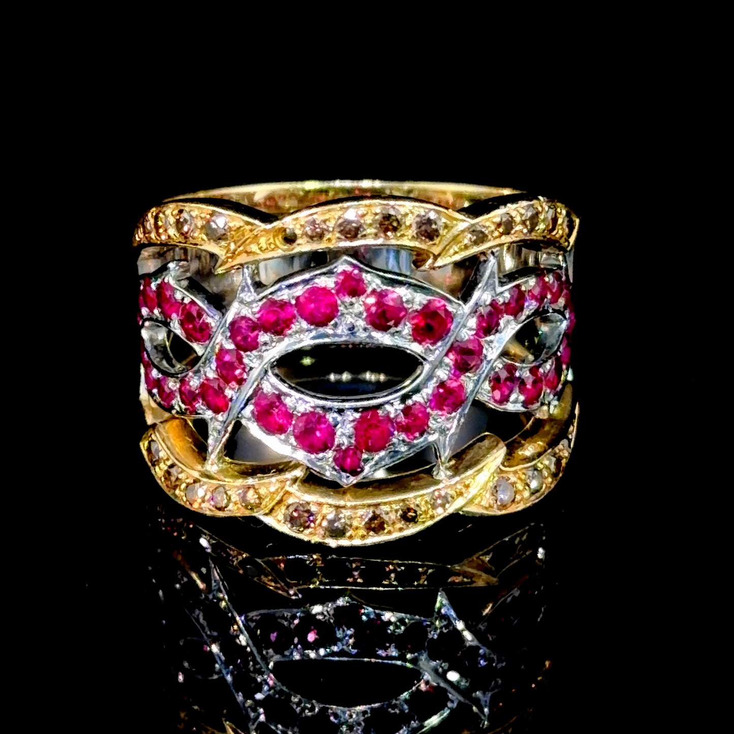 Absolutely Stunning 18k White Gold & Yellow Gold Thorn Ring By Stephen Webster Champagne & White Diamonds With Central Rubies