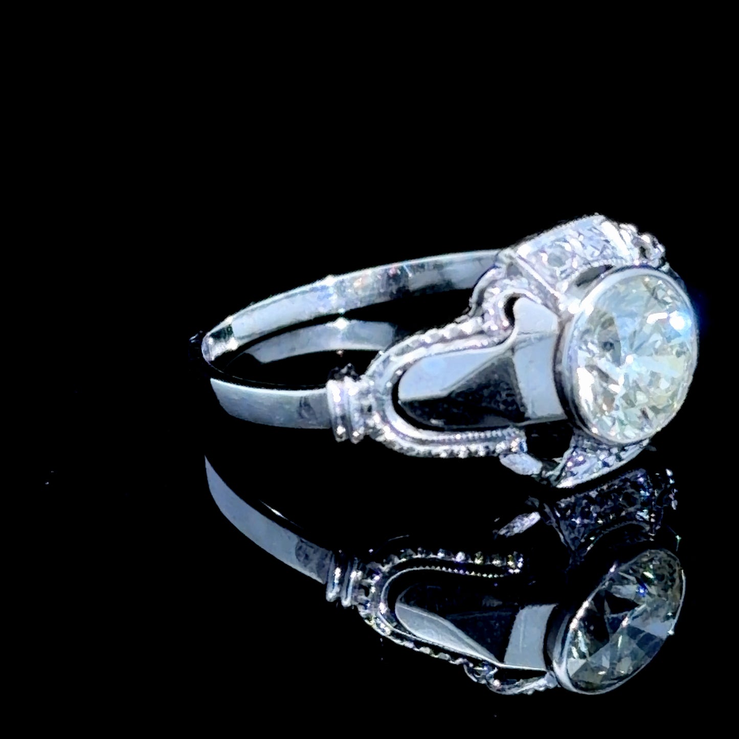 A Lovely Deco Platinum Diamond Solitaire In a Highly Polished Diamond Mount Appx 1.0 Ct Centre Stone Si2 J-K