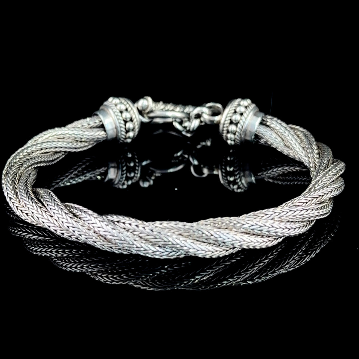 A Stunning Woven Silver Rope Twist Bracelet With T Bar Fitting Up To A 9 Inch Wrist