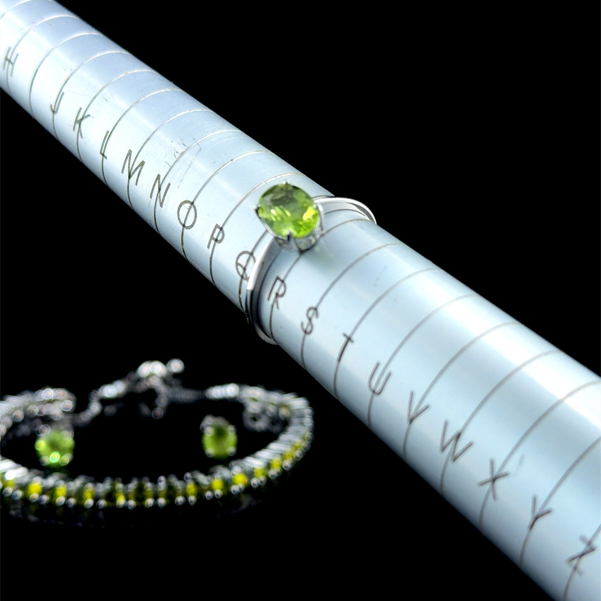 A Very Pretty Silver & Peridot Ring Bolo Tenis Bracelet & Matching Studs As A Suite Truly Lovely Ring Size Q1/2