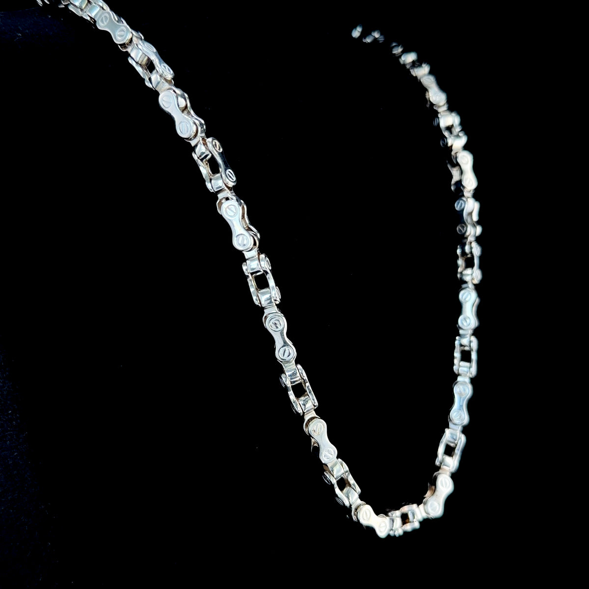 Lovely Silver Motorbike Chain Link Necklace 20 Inches Long Weighing 44.5