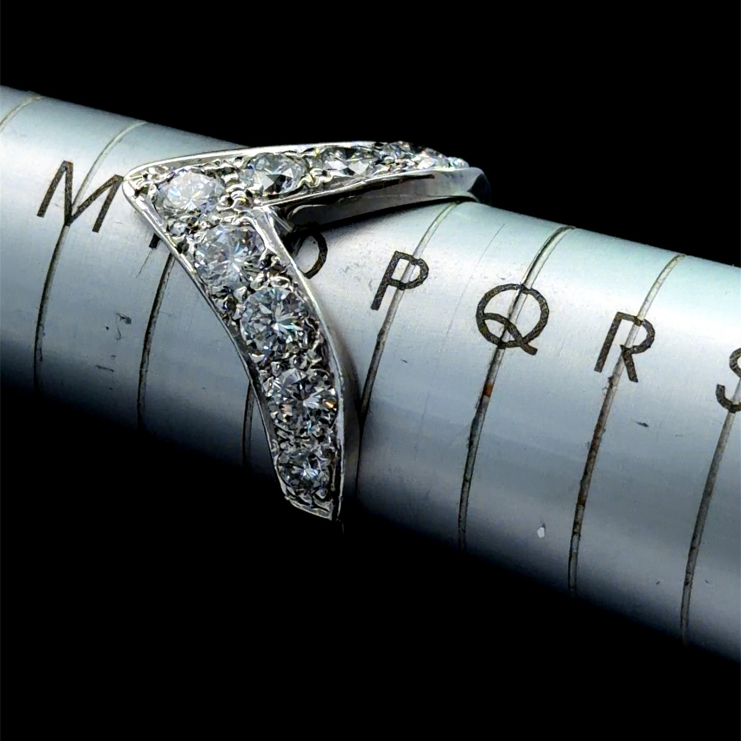 Stunning 18k White Gold Diamond Wishbone Ring With A Deep V Appx 1.6 Cts