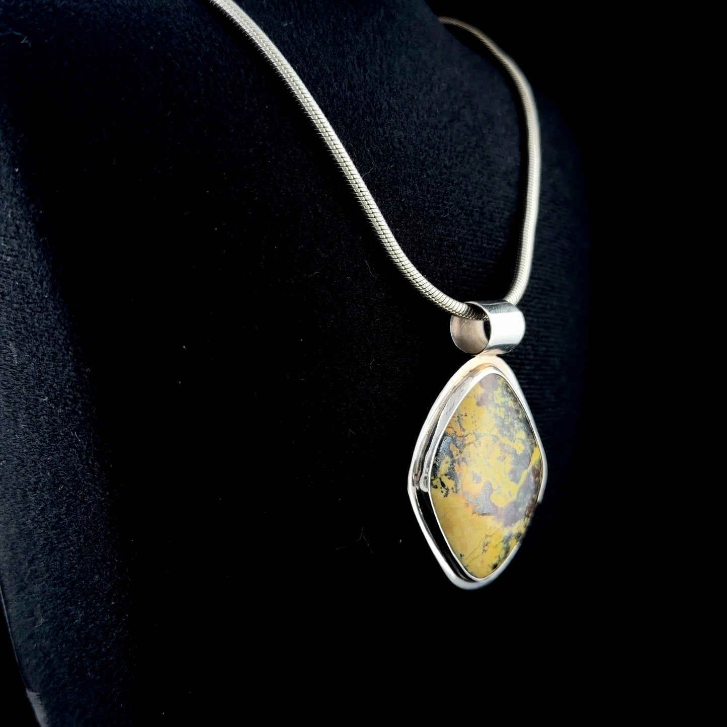 Stunning Large Silver and Jasper Pendent By MRC Italy Suspended on An 18” Silver Snake Chain