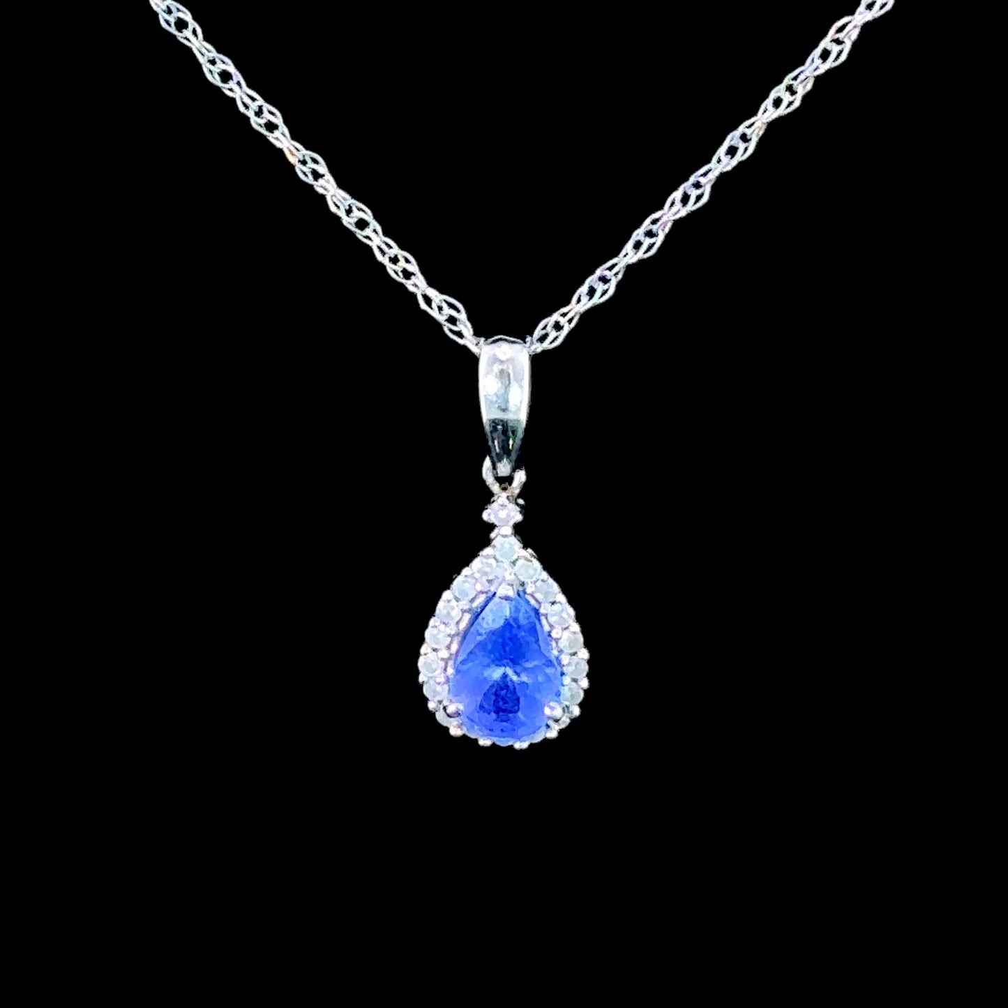 18K White Gold Tanzanite & Diamond Pendant & Chain