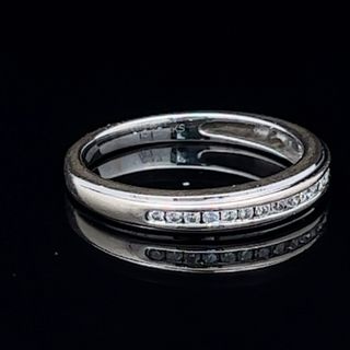 18K White Gold Fine Diamond Band APPX 0.25 CTS