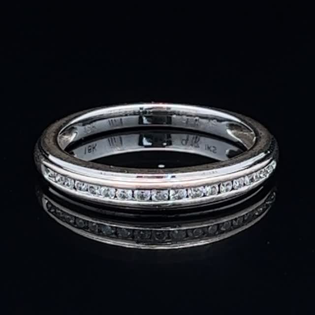 18K White Gold Fine Diamond Band APPX 0.25 CTS