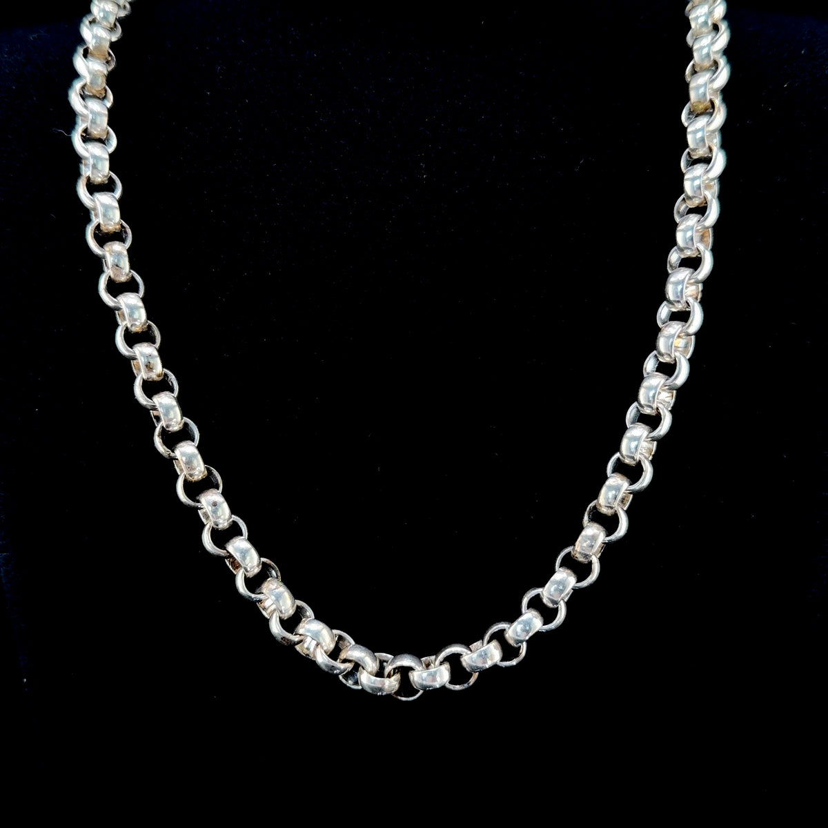 Impressive Heavy Silver Belcher Chain weighing 76 Grams Having A Hook Clasp