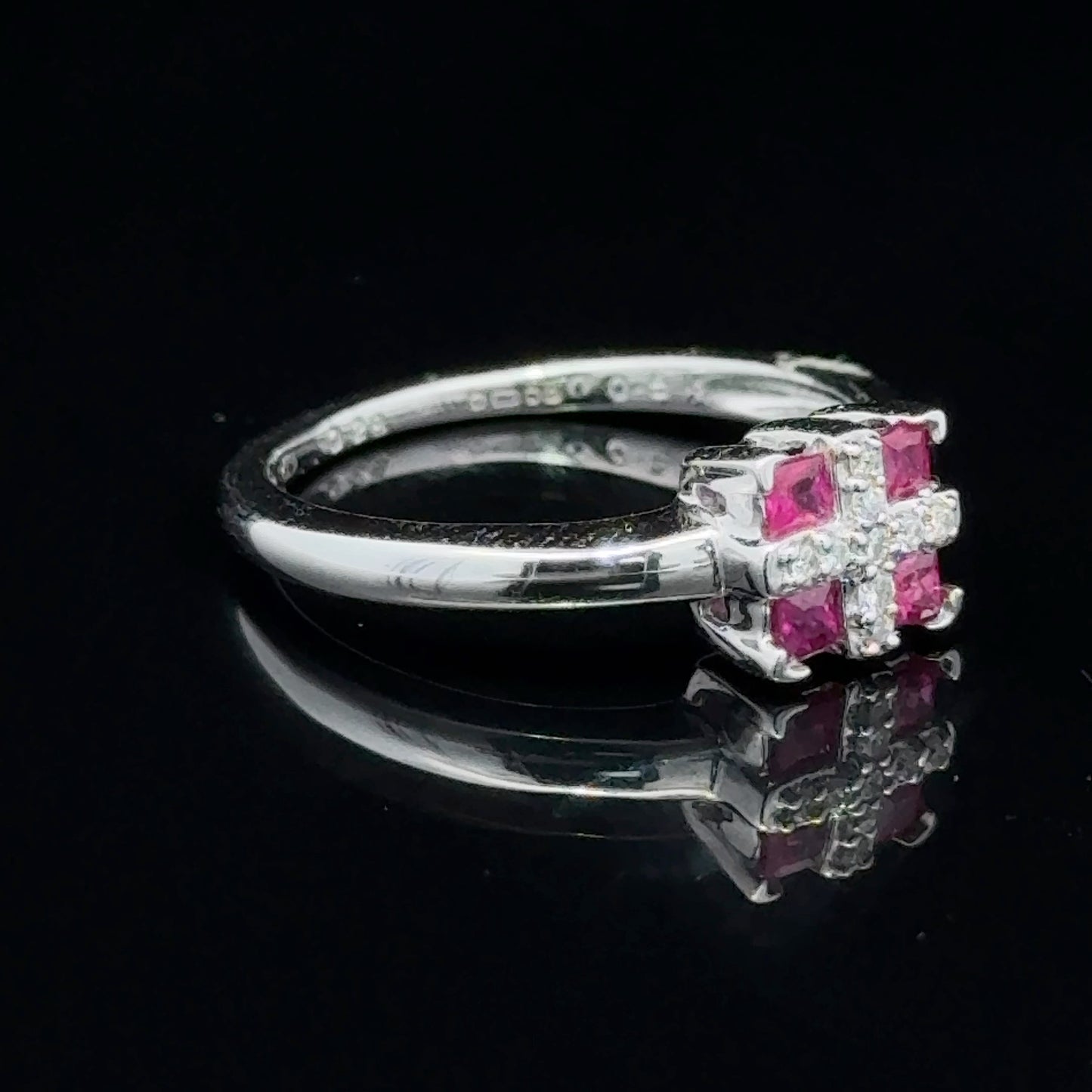 18K Gold Ruby & Diamond Ring Size M