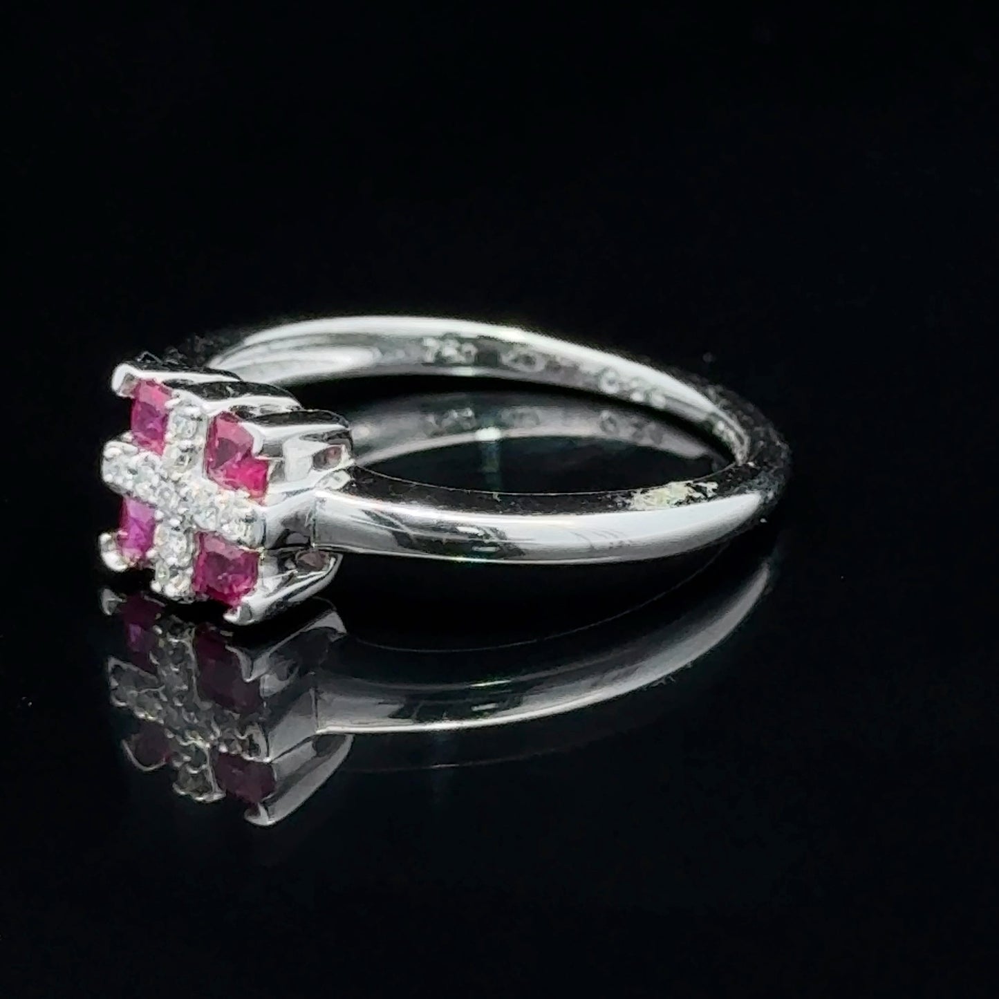 18K Gold Ruby & Diamond Ring Size M