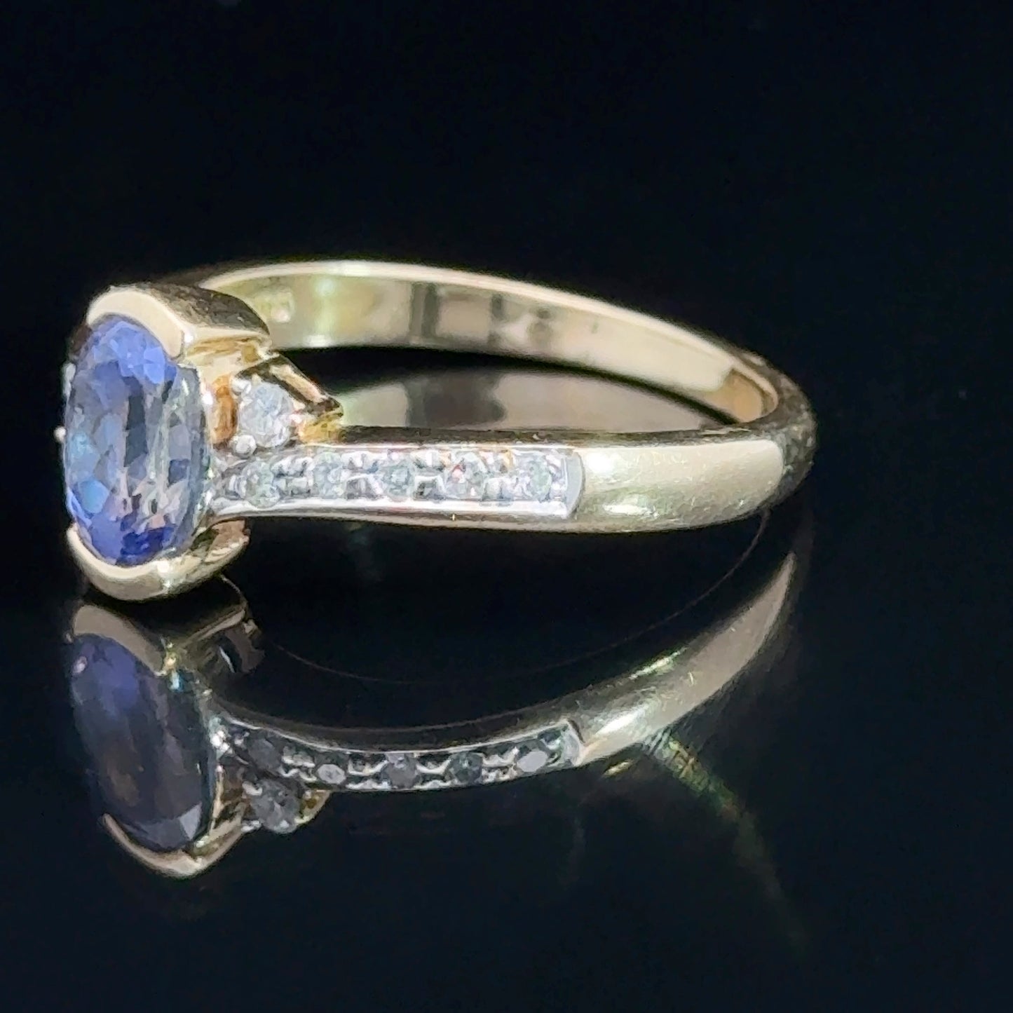 18K Yellow Gold Sapphire & Diamond To Shoulders Ring