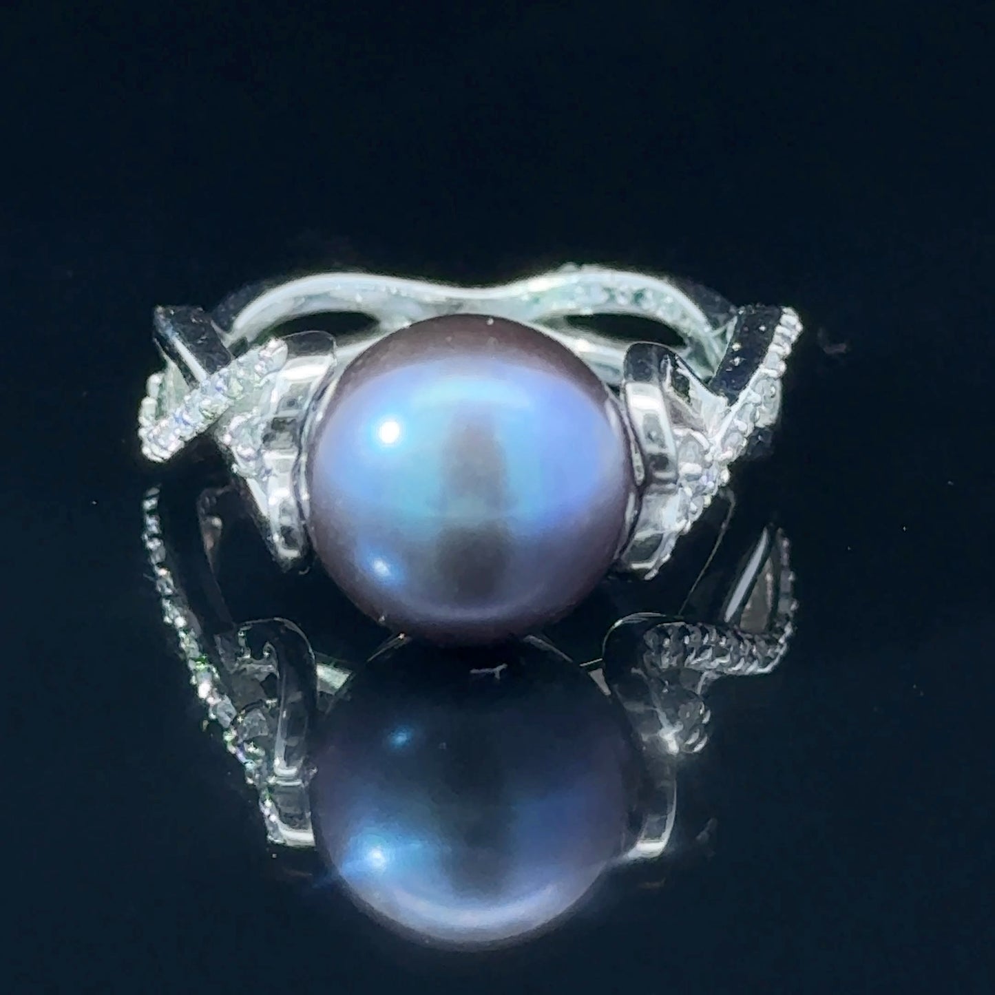 18k Gold Black Tahitian Pearl & Diamond Ring Size N1/2