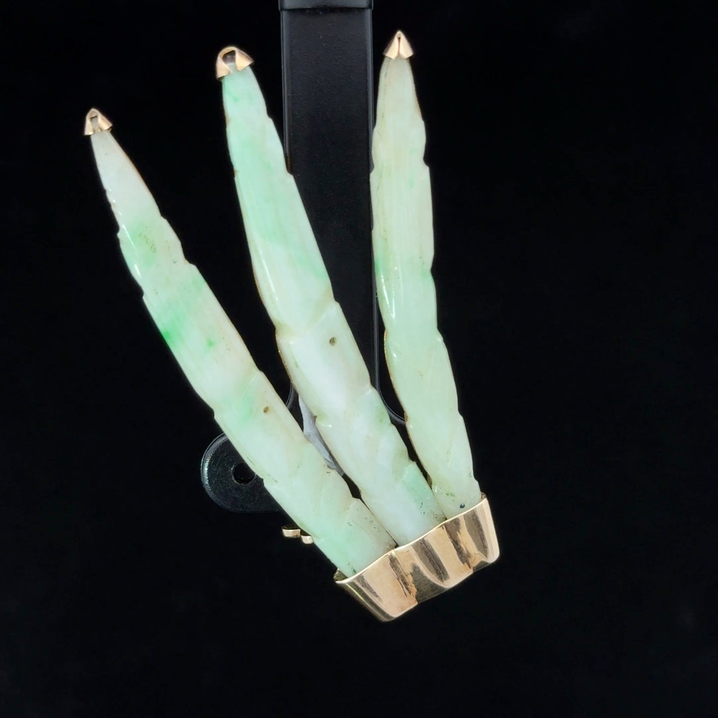 9K Yellow Gold Jade Brooch