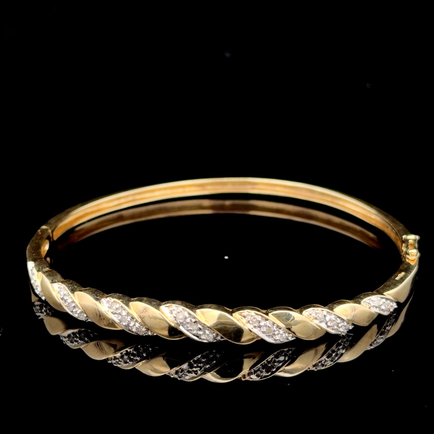 9k Yellow Gold Twisted Diamond Pavé Hinged Bangle Appx 0.6 cts
