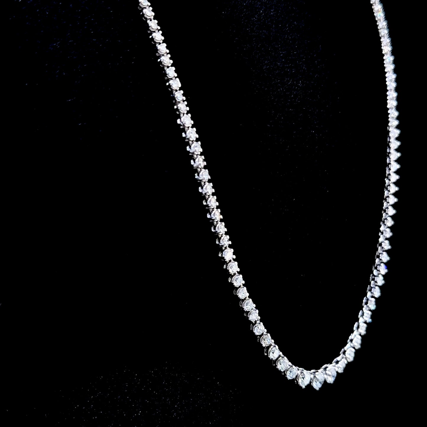 Wonderful 14k White Gold Graduated Round Cut Diamond Necklace Appx 6.5 Cts