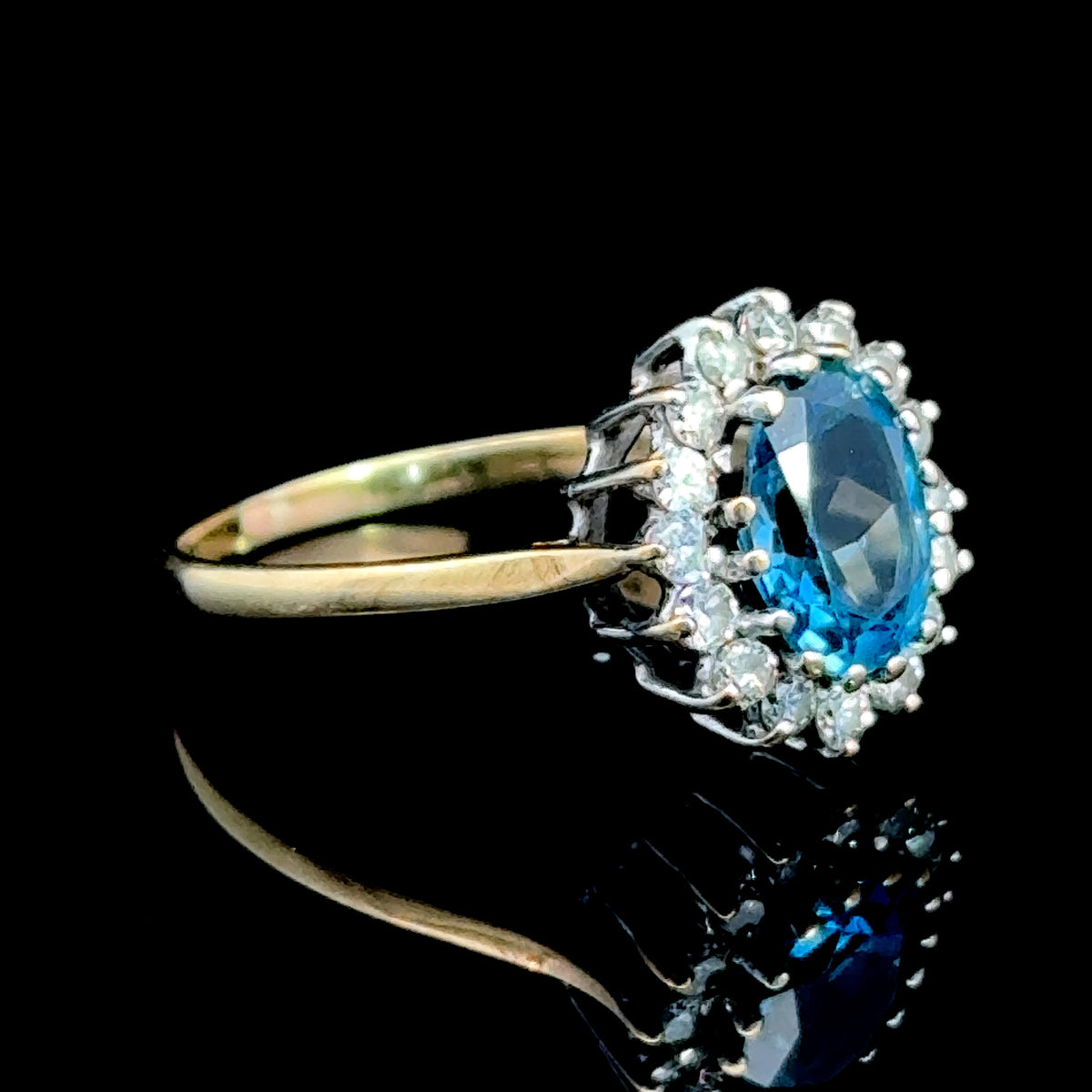 Fabulous 9K Yellow Gold Blue Topaz & Diamond Cluster Ring