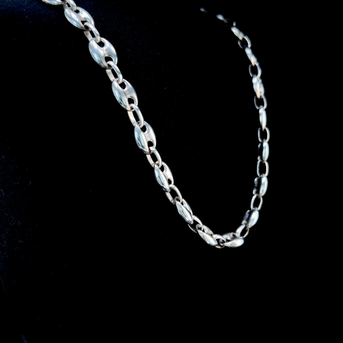 A Heavy Silver Necklace Incorporating Mariner Links & A Substantial Lobster Clasp 19.5 Inches Long