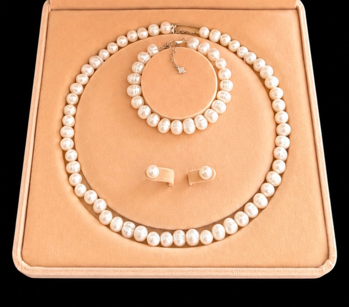 Lovely Pearl Necklace Bracelet & Earring Set Boxed