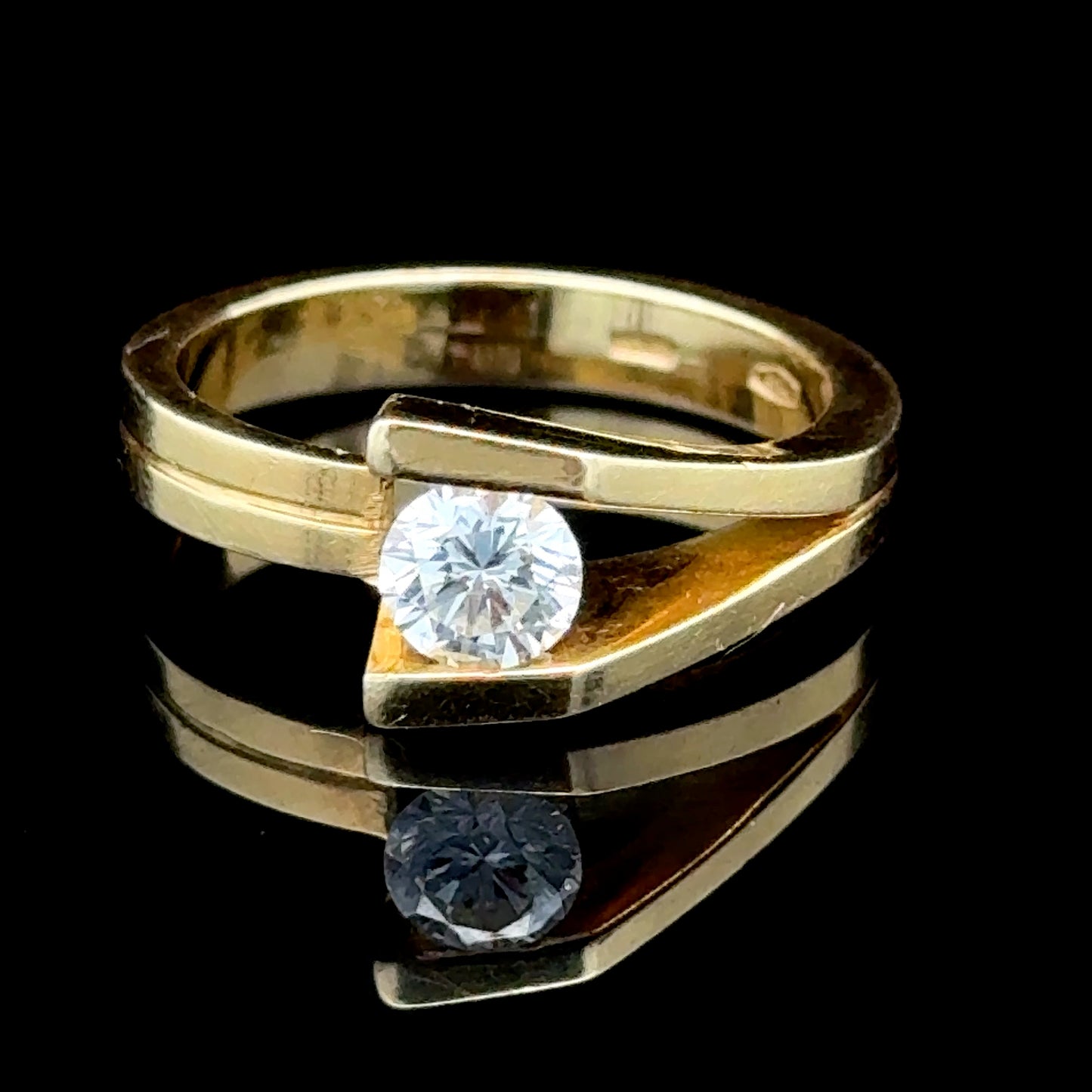 18K Yellow Gold Modern Tension Set E-F VS1-2 APPX 0.5 CTS