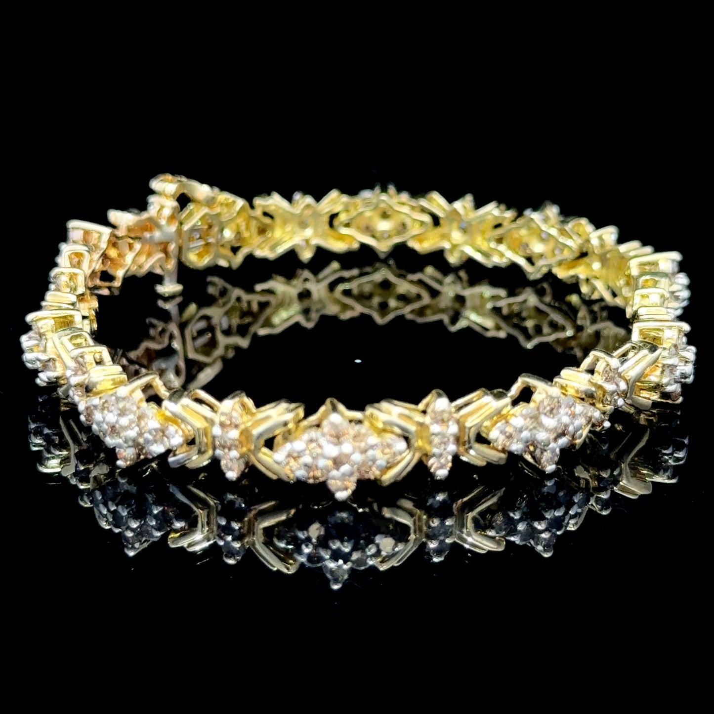 18K Yellow Gold Diamond Bracelet In Fitted Case