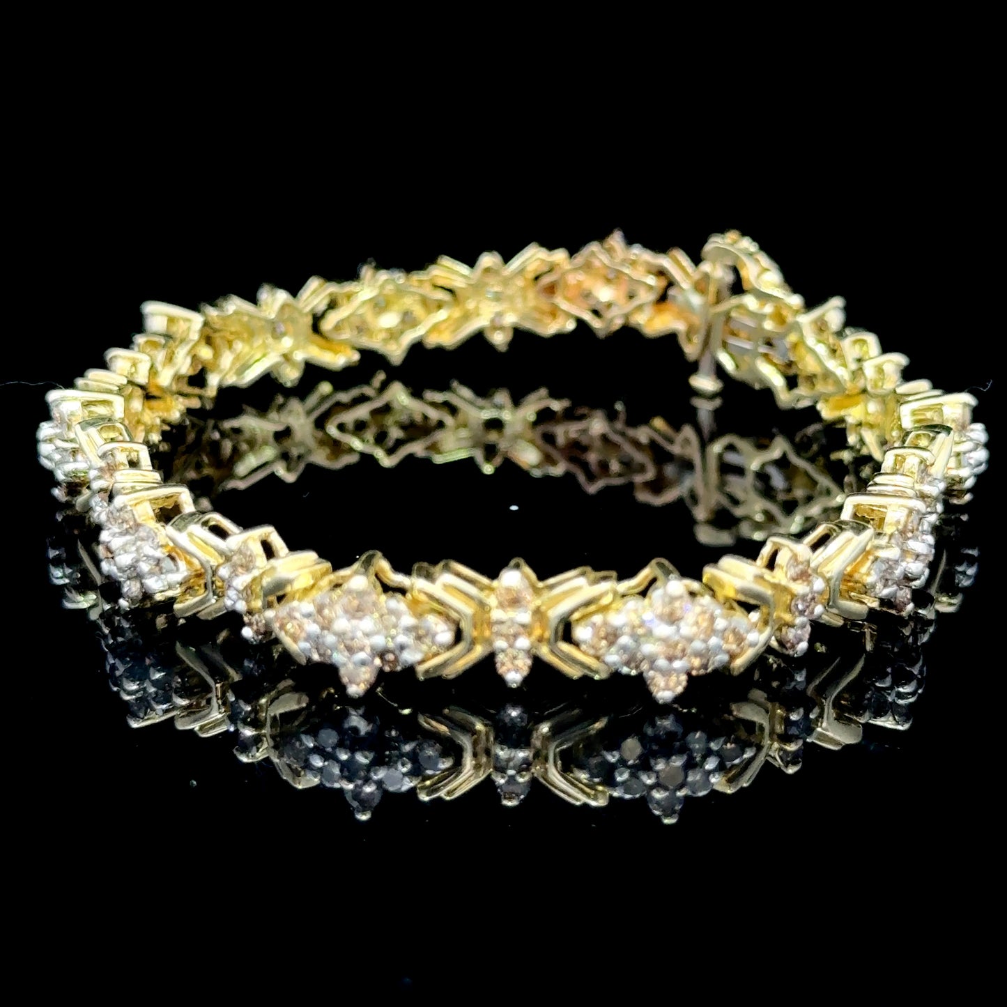 18K Yellow Gold Diamond Bracelet In Fitted Case