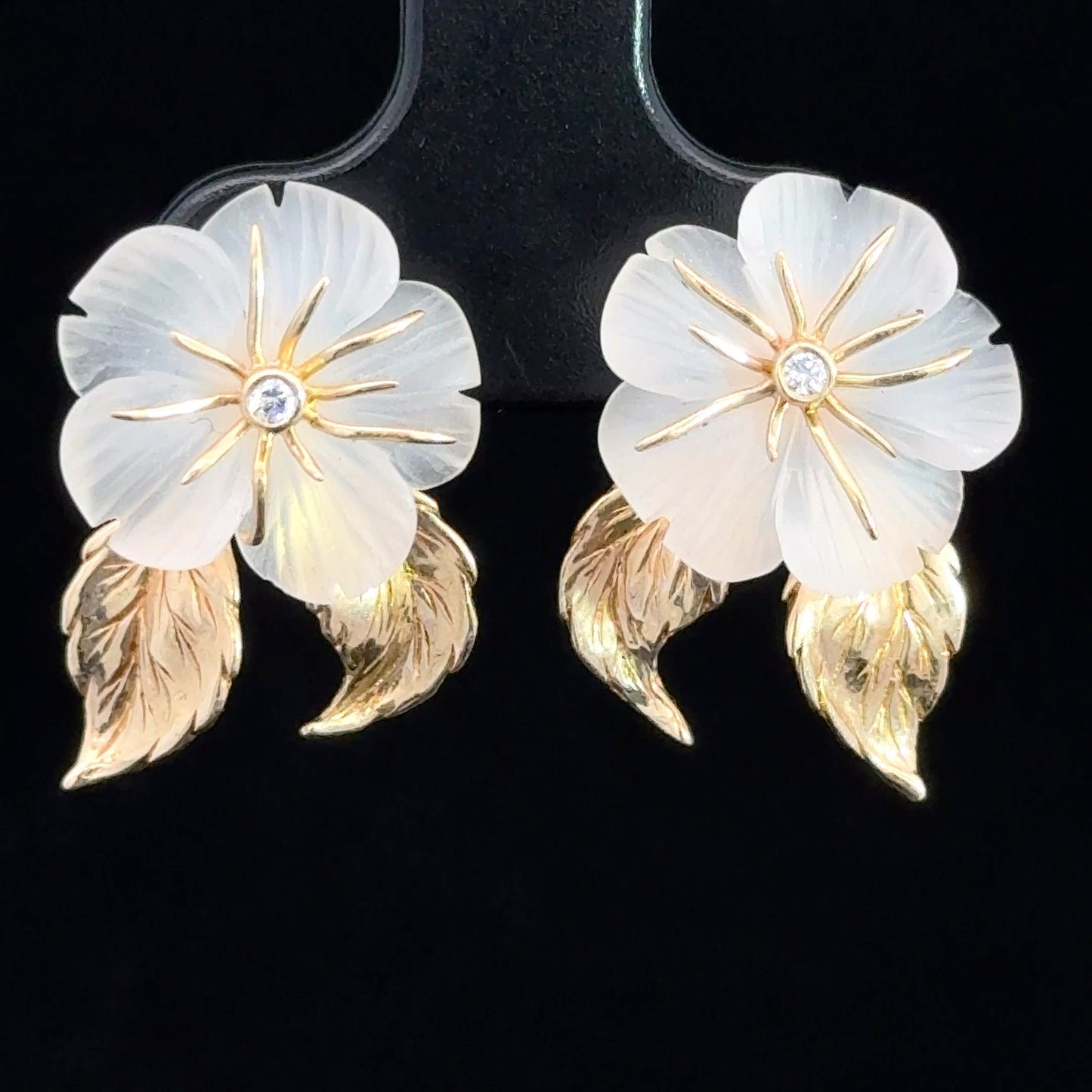 Elegant 14K Gold Floral Earrings